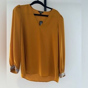 NWT! Women’s Express Beaded Cuff Long Sleeve Blouse -Size M